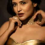 Priyanka Sarkar Instagram - ✨✨✨... @tales_by_suvyn @makeupbysumanganguly @stylebytanvi @imsayandey @bhaskar5100 @abhireporting