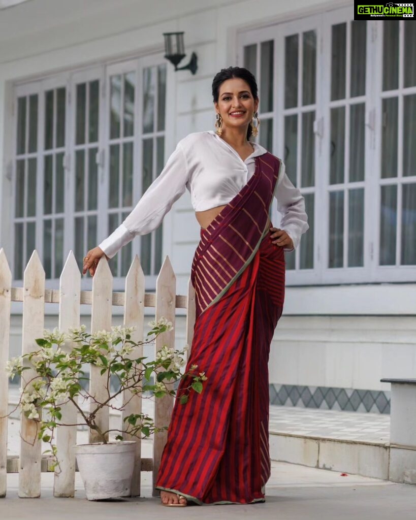 Priyanka Sarkar Instagram - ❤️🤍❤️🤍❤️ ... @priyagopalbishoyiofficial @sanjibghoshphotography @fashiondoctor_official @makeupbysumanganguly @moumitasani