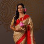 Priyanka Sarkar Instagram – 🪷🪷🪷 …
@priyagopalbishoyiofficial
@sanjibghoshphotography
@makeupbysumanganguly
@moumitasani
@fashiondoctor_official