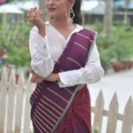 Priyanka Sarkar Instagram - শরতের আকাশ সেজে উঠছে। চারিদিকে পুজো পুজো গন্ধ। প্রিয় গোপাল বিষয়ীও আপনাদের সাজাতে তৈরি ৷ সেজে উঠুন ঐতিহ্যের সাজে, আভিজাত্যের আভরণে | @priyagopalbishoyiofficial #PriyaGopalBishoyi #Saree #EthnicFashion #TraditionalWear #DurgaPuja2023