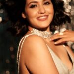 Priyanka Sarkar Instagram - ✨️✨️✨️✨️✨️ @tales_by_suvyn @makeupbysumanganguly @stylebytanvi @imsayandey @bhaskar5100 @abhireporting