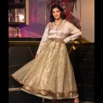 Priyanka Sarkar Instagram - For @aajkaal.in #Pujabarshiki ... Clicked by @sayantan_dutta_photography Styling @fashiondoctor_official Makeup @makeup_abhijithchanda