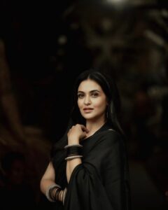 Priyanka Sarkar Instagram - 🖤🩶🤍🩶🖤 ...

#KolkataClassic ...