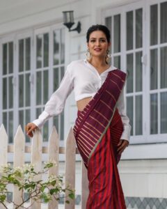 Priyanka Sarkar Instagram - ❤️🤍❤️🤍❤️ ...

@priyagopalbishoyiofficial 

@sanjibghoshphotography 

@fashiondoctor_official 

@makeupbysumanganguly 
@moumitasani