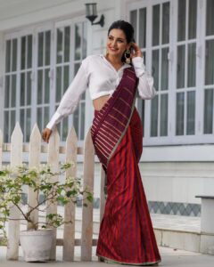 Priyanka Sarkar Instagram - ❤️🤍❤️🤍❤️ ...

@priyagopalbishoyiofficial 

@sanjibghoshphotography 

@fashiondoctor_official 

@makeupbysumanganguly 
@moumitasani