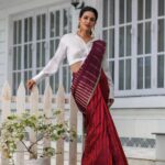 Priyanka Sarkar Instagram - ❤️🤍❤️🤍❤️ ... @priyagopalbishoyiofficial @sanjibghoshphotography @fashiondoctor_official @makeupbysumanganguly @moumitasani