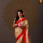 Priyanka Sarkar Instagram - 🪷🪷🪷 ... @priyagopalbishoyiofficial @sanjibghoshphotography @makeupbysumanganguly @moumitasani @fashiondoctor_official