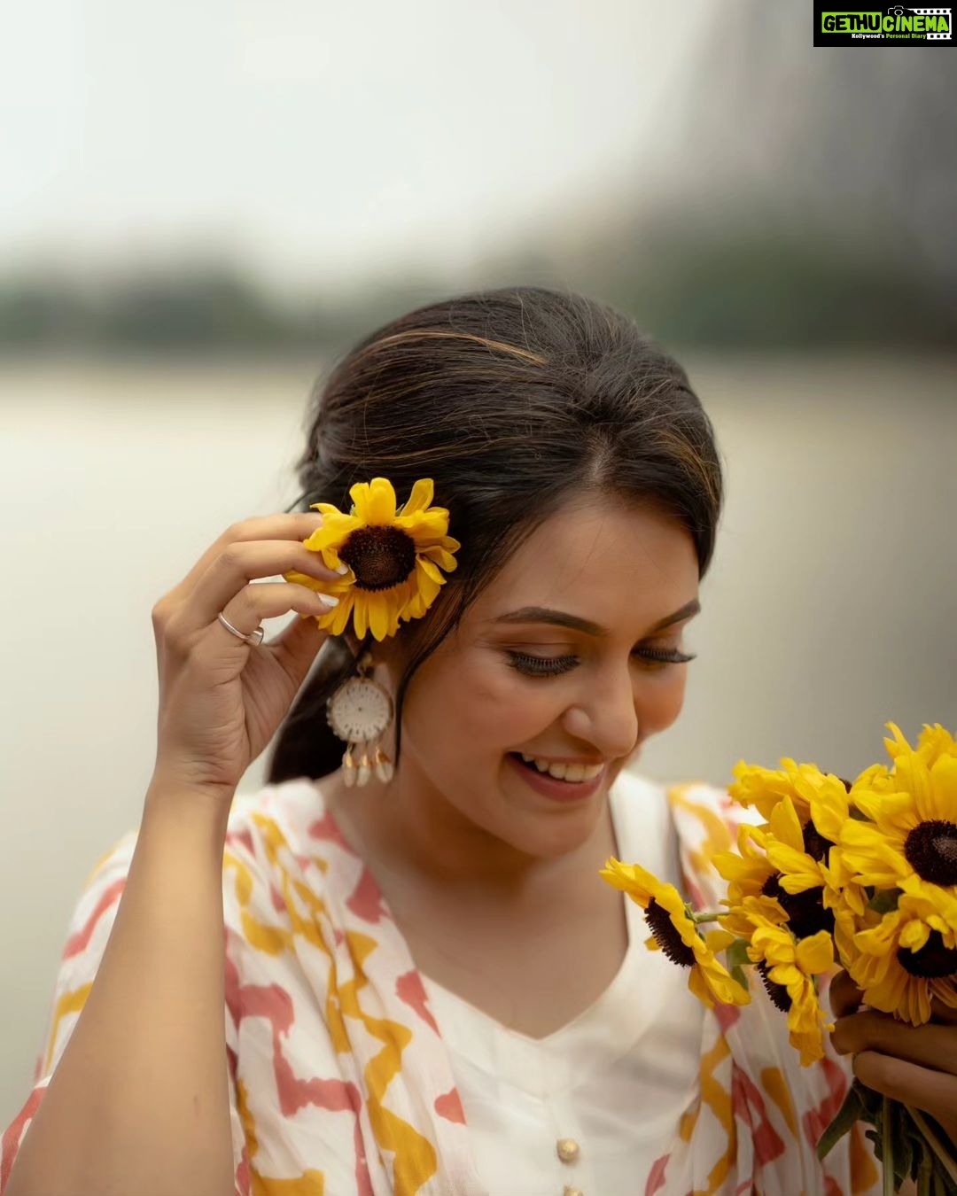 Priyanka Sarkar Instagram - 🌻🌻🌻 ...