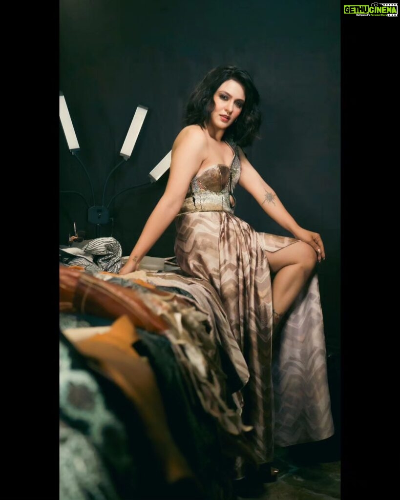 Priyanka Sarkar Instagram - Wearing @fashionabhishek Captured by @rehan_chakraborty_official Makeup @suro.make_up_artist @abhireporting @bhaskar5100