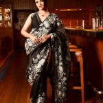 Priyanka Sarkar Instagram - For @t2telegraph ... @priyankaroy.11 📸 @pabsclick 🥻 @stylebysumit 💄 @makeupbybithikabenia @moumitasani #throwback