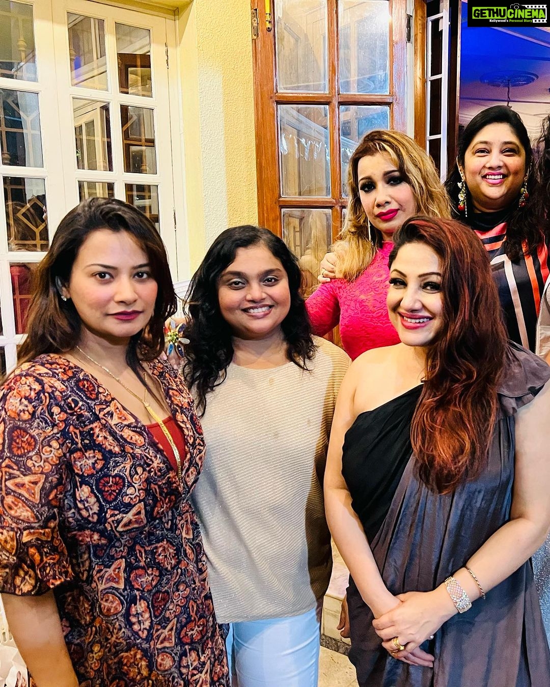 Priyanka Upendra Instagram - Few women know how to love friends and cherish friendships.. I’ve seen that in this lovely lady, basking many like me in the warmth of her true affection and positive vibes filled friendship. Happy birthday Preethiya @priyanka_upendra have amazing years ahead 🧡🧡🧡 thank you for always being gracious loving friend that you’ve been to us 😘😘