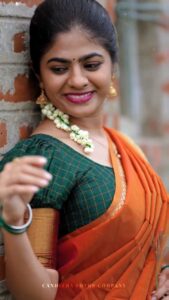 Priyankha Masthani Instagram - பூமிக்கும் வேருக்கும்…சண்டையா சத்தமா…
Vc:- @candizhafotos

#thamaraipoovukum  #mamanemamane #priyankhamasthani #priyankha #villagegirl #salemponnu #masthani #priyanka #mastani #leo #vijaysongs #thamara