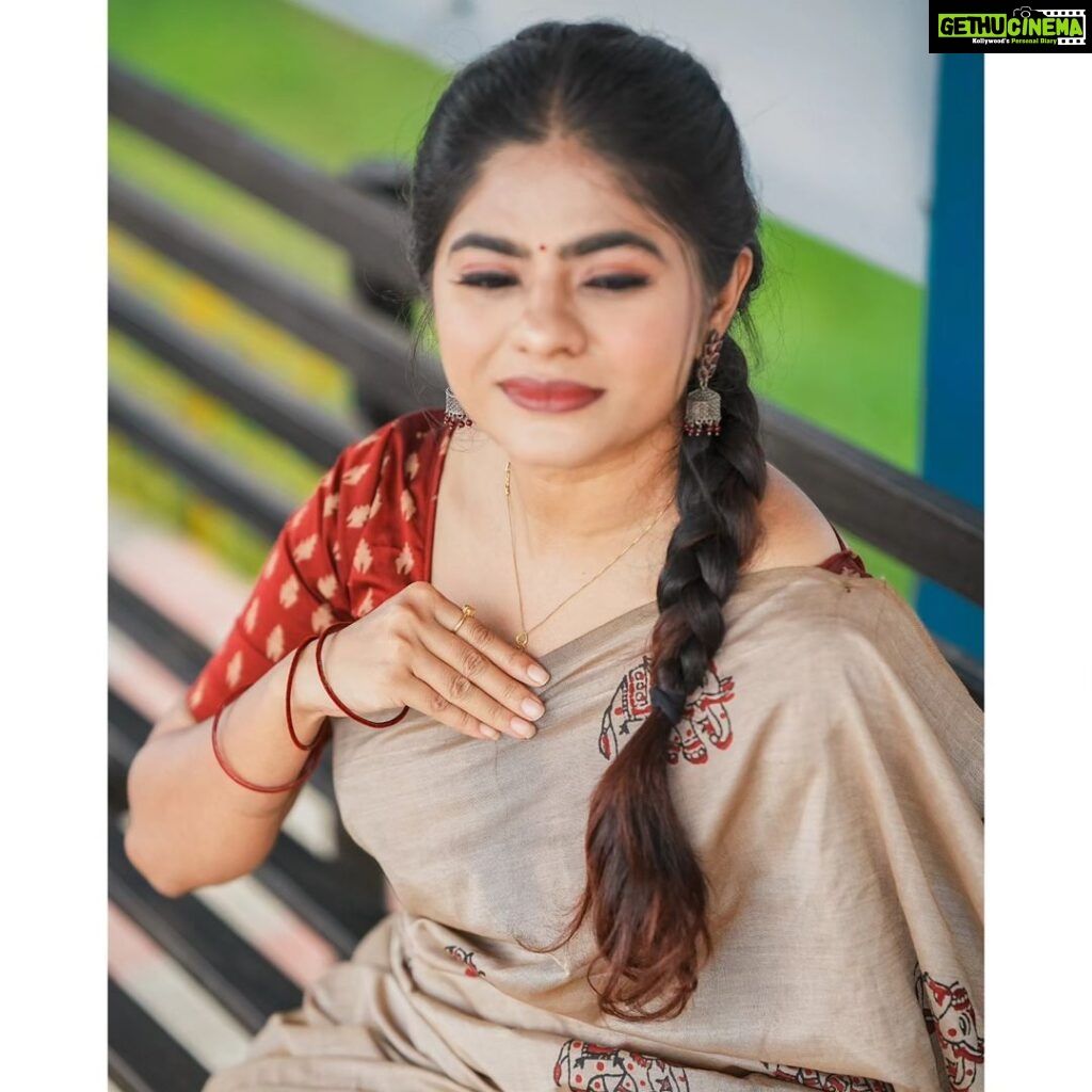 Priyankha Masthani Instagram - Thanks for the pretty saree @anicham_boutique Pc:- @multiple_photography_ Makeover:- @rashi__makeupartist Salem, Tamilnadu