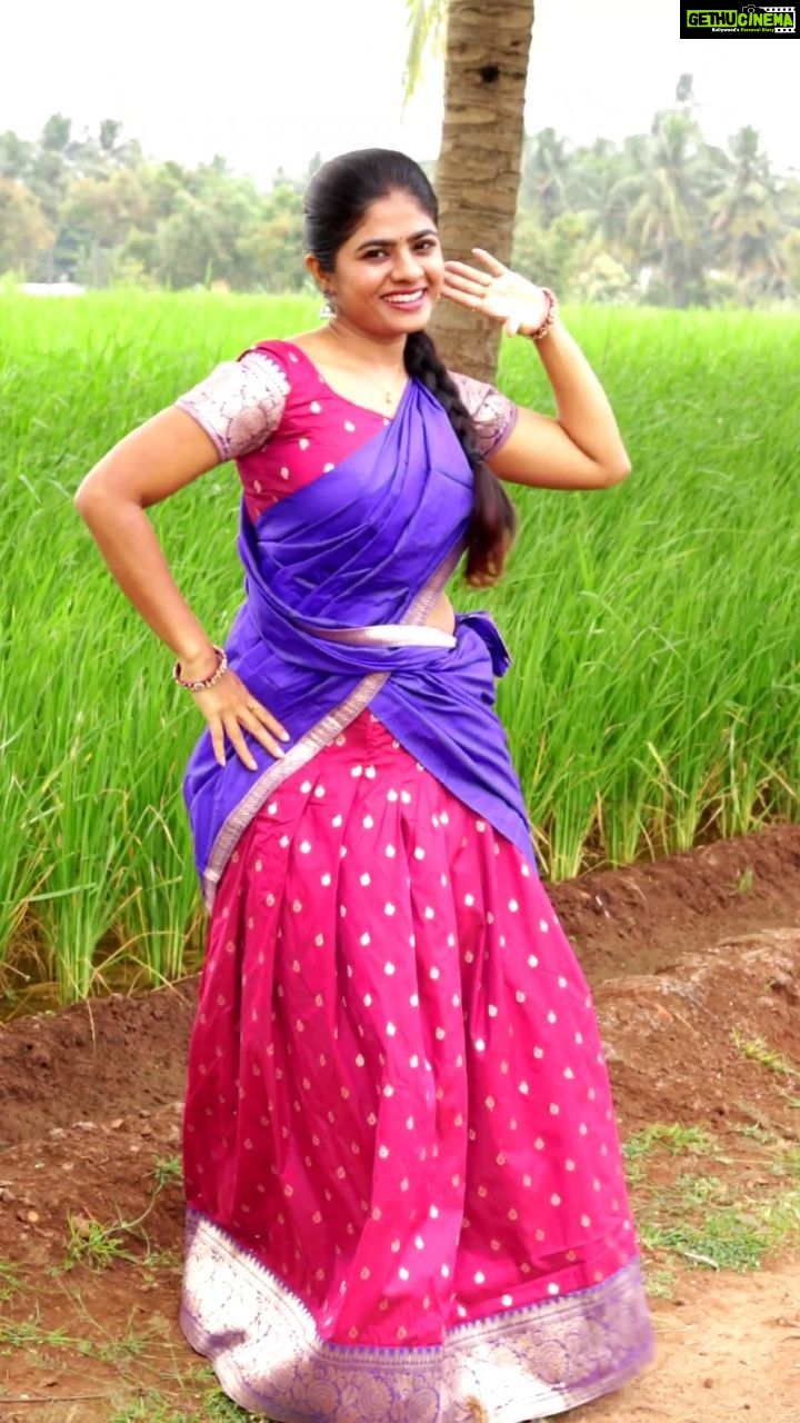 Priyankha Masthani Instagram - தாமர பூவுக்கும் தண்ணிக்கும் எண்ணிக்கும் சண்டையே வந்ததில்ல❣️ #thamaraipoovukum #mamanemamane #priyankhamasthani #priyankha #villagegirl #salemponnu #masthani #priyanka #mastani #leo #vijaysongs #thamara Omalur, Salem district.