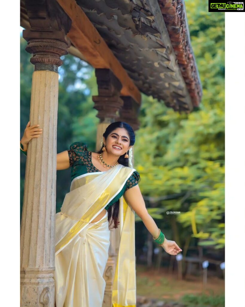 Priyankha Masthani Instagram - Happy Onam to all my Love🤍 Makeover:- @rashi__makeupartist Pc:- @colorgram.photography #onam #onam2023 #onamcelebration #priyankhamasthani #priyankha #villagegirl #salemponnu #masthani #priyanka #mastani