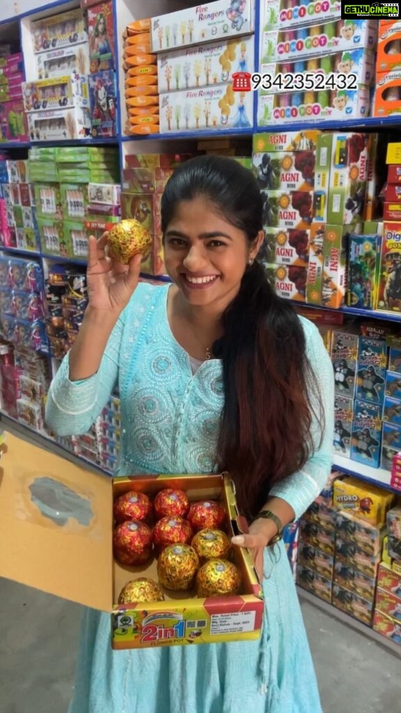 Priyankha Masthani Instagram - Sivakasi Crakers 2023 | 85% தள்ளுபடி சிவகாசி பட்டாசு | ₹2000 போதும் order செய்ய | Siva traders For orders :- call or WhatsApp, 9342352432 7708916530 6369024030 9943743866 Any enquires:- @dineshrocky_003 Siva Traders Crakers Shop:- Booking website:- https://sivakasiqualitycrackers.in/ Full video link in Bio👆🏻