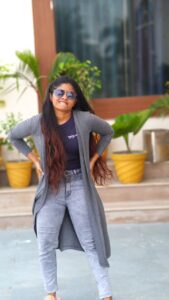 Priyankha Masthani Instagram - Finally for Thalapathi fans🤩 Vc:- @ajay_clickers___photography_ #Vijay #naaready #naready #Vijayfans #thalapathy #anirudh #Leo #priyankhamasthani #priyankha #villagegirl #salemponnu #masthani #priyanka #mastani Uttar Pradesh