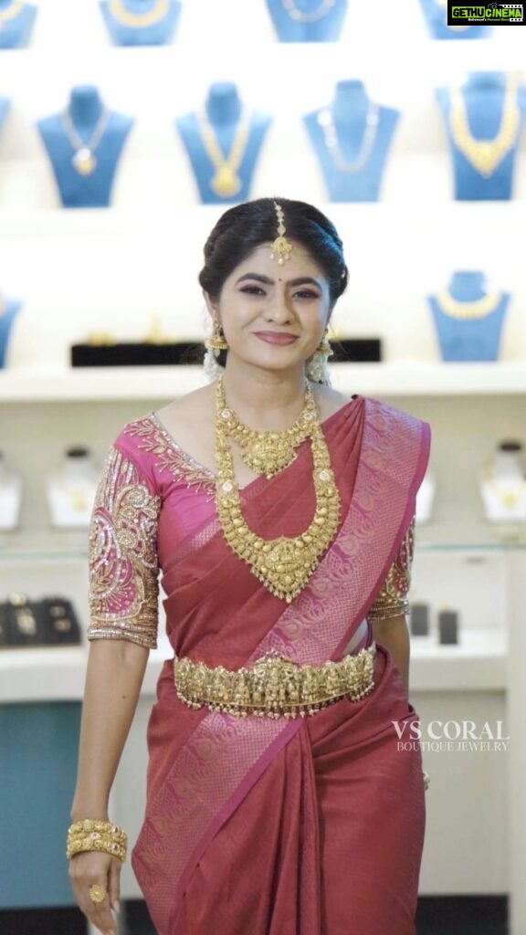 Priyankha Masthani Instagram - Shop a Exclusive collections @vsselvamaligaijewelry @vscoralslm Makeover:- @rashi__makeupartist Vc:- @pixarque Selam Tamilnadu India