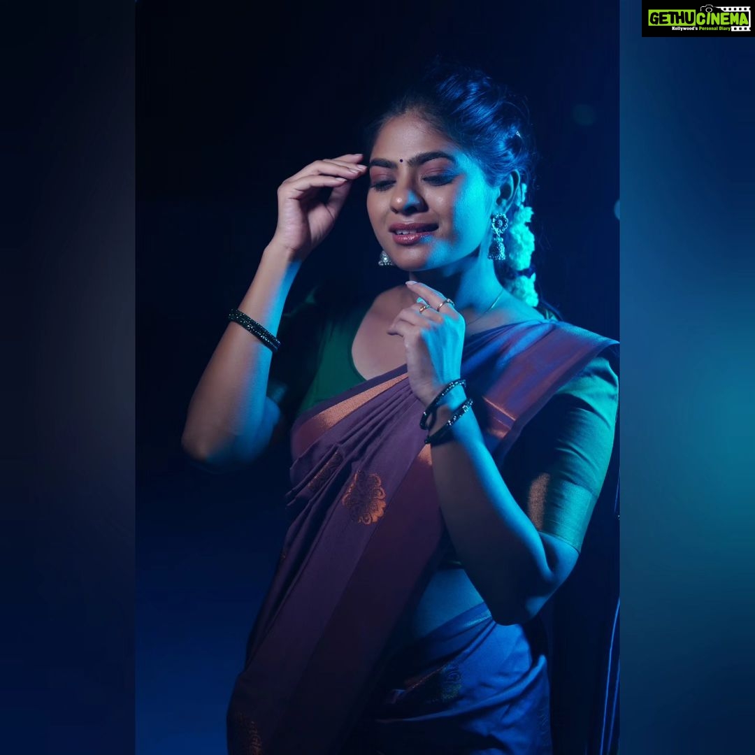 Priyankha Masthani Instagram - இரவும் அல்லாத பகலும் அல்லாத…பொழுதுகள் உன்னோடு கழியுமா… Pc:- @ajay_clickers___photography_ Saree:- @fashistorez Omalur, Salem district.