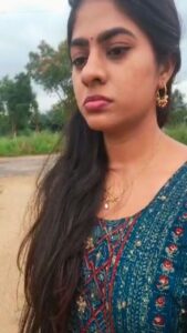Priyankha Masthani Instagram - Edhuku live vandhomne theriyala 😅