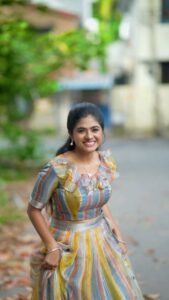 Priyankha Masthani Instagram - அக்டோபர் மாதத்தில்…
Vc:- @eyeclickzstudio 
Makeover:- @rashi__makeupartist 
Outfit:- @shanus_boutique

#thaniyethannanthaniye #October #priyankhamasthani #priyankha #villagegirl #salemponnu #masthani #priyanka #mastani