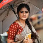 Priyankha Masthani Instagram - மனசு தடுமாறும் அது நெனைச்சா நிறம் மாறும் மயக்கம் இருந்தாலும் ஒரு தயக்கம் தடை போடும்❣️ Saree:- @anicham_boutique Pc:- @multiple_photography_ Makeover:- @rashi__makeupartist #bustravel #90s #saree #priyankhamasthani #priyankha #villagegirl #salemponnu #masthani #priyanka #mastani Salem, Tamilnadu
