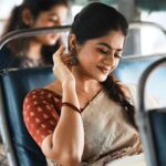 Priyankha Masthani Instagram - நேற்று வரை எதையோ தேடினேன் இன்று என்னையே தேடுகின்றேன் உனக்காக🤍 Makeover:- @rashi__makeupartist Saree:- @anicham_boutique Pc:- @multiple_photography_ Salem, Tamilnadu