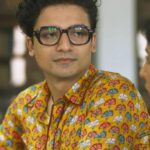 Priyanshu Painyuli Instagram – Hamari Mummy ne aaj yaad dilaya ki teen saal ho gaye release ko aur teesre ka intezaar lamba ho raha hain. Hum bas muskuraye aur kaha.. Yeh bhi ___ ___ 😊
#3yearstomirzapuronprime