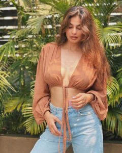Puja Gupta Instagram - It’s a hot girl autumn 🍂 Mumbai, Maharashtra