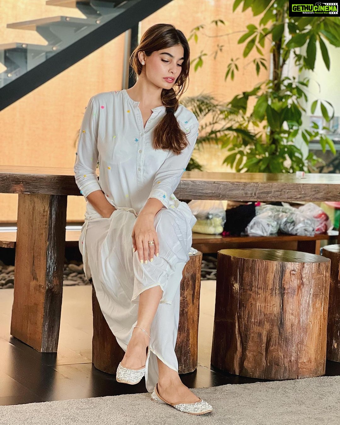 Puja Gupta Instagram - Tu apni ek alag pehchan bana Bheed mein chalne ke liyien log hai na … Mumbai, Maharashtra