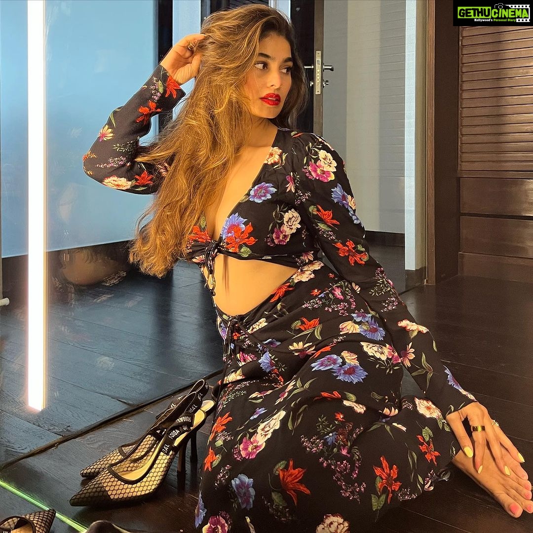Puja Gupta Instagram - In my moment 💫 💄 Mumbai, Maharashtra