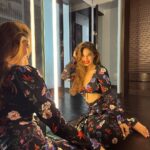 Puja Gupta Instagram - In my moment 💫 💄 Mumbai, Maharashtra