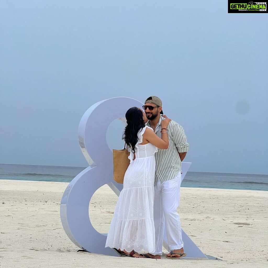 Punit Pathak Instagram - u AND me… forever ! @nidhimoonysingh . @amariraaya . #latepost #holidays #maldives #couple #love #pyaar #fun #friendship #psenitak #instaphoto