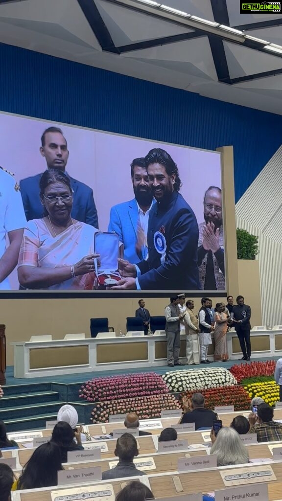 R. Madhavan Instagram - The APPLAUSE & the CHEERING made it all so memorable 🙏🙏❤❤ #69thnationalfilmawards