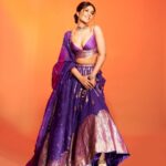 Raashi Khanna Instagram - Opening night of the #jiomamimumbaifilmfestival 💜 Outfit : @shantibanaras Jewellery : @mayasanghavijewels @razwada.jewels Footwear : @aprajitatoorofficial Potli : @ornatte.in Styling : @nayaabrandhawa @alliaandnayaab @shubhangini_gupta Makeup @makeupbyshefali.s Hair @souravv_roy_ 📸 @tejasnerurkarr