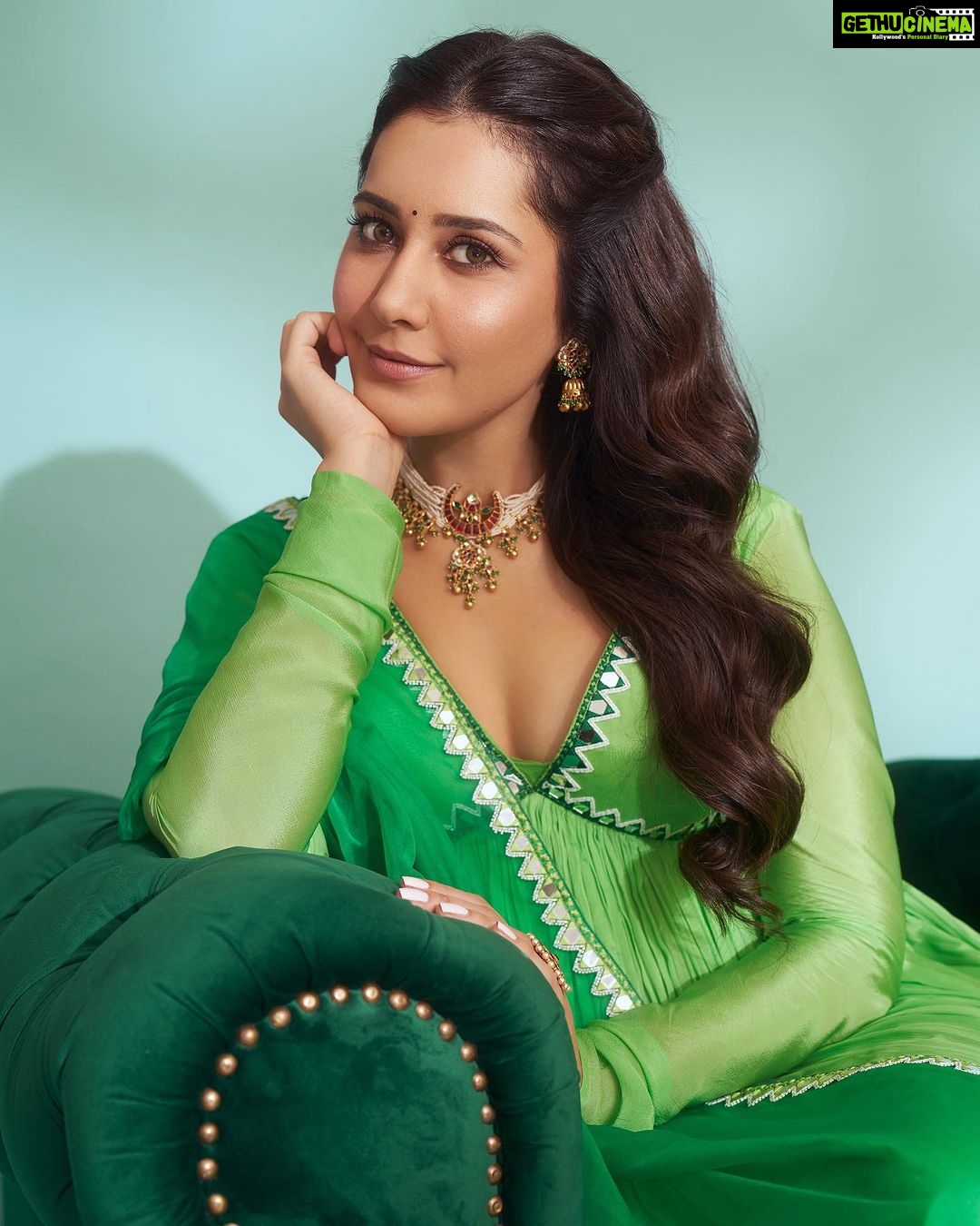 Raashi Khanna Instagram - One happy 🦜 For the muhurat of #telusukada Outfit- @harshitasinghviofficial Jewelery: @studiogulabiindia @offbeatmediain Juttis- @houseofvian Styled by @sukritigrover Styling Team- @vanigupta.23 @bitofbash Makeup by @makeupbyshefali.s Hair by @vhairforu Photographer: @ishan.n.giri Team: @ehnacingmoments @louis_prashanth