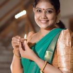 Rachana Narayanankutty Instagram - സൃഷ്ടിയിലെ ഞങ്ങളുടെ ദീപാവലി ആഘോഷം @srishtibyrachana ! ഉള്ളില്ലെ വെളിച്ചത്തെ പടർത്താൻ എല്ലാവർക്കും സാധിക്കട്ടെ എന്നു പ്രാർത്ഥന Happy to have dear students @sanchali_salil and @anjanavdharmendran to celebrate the auspicious day. VC @vishnu_jayaram_ #deepavali #auspicious #celebration #love #joy #laughter #instagram #rachananarayanankutty #dancer #spirituality