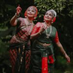 Rachana Narayanankutty Instagram - ജീവിതത്തിൽ എന്നും കൂടെ ഉണ്ടാകാനായി ഞാൻ ഏറ്റവും അധികം ആഗ്രഹിക്കുന്ന രണ്ടു പേരുടെ പിറന്നാൾ ആണ് ഇന്ന്. അമ്മയും ഗീച്ചിയും 🙏🏼🙏🏼 അമ്മയുടെ സ്നേഹം എന്റെ anchor ആണെങ്കിൽ ഗീച്ചിയുടെ അറിവ് എന്റെ compass ആണ്. എന്റെ ലോകത്തെ രൂപപ്പെടുത്തിയ ഈ സ്ത്രീരത്നങ്ങളുടെ സാന്നിധ്യമാണ് എന്റെ ഏറ്റവും വലിയ ഭാഗ്യം. എന്റെ അമ്മക്കും എന്റെ ഗുരുവായ ഗീച്ചിക്കും വേണ്ടി, അവരുടെ ആയുരാരോഗ്യ സൗഖ്യത്തിനായി നിങ്ങളെല്ലാവരുടേയും പ്രാർത്ഥനകൾ വേണം 🙏🏼 @narayanimanikath @padmakumargeetha #amma #guru #birthday #birthdaywishes #prayers