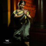 Rachana Narayanankutty Instagram - തരളവിലോലം നിൻ കാലൊച്ചകേട്ടു ഞാൻ അറിയാതെ കോരിത്തരിച്ചു പോയി…..🍂 Captured by : @nithinnarayanan_ For more queries : 📞 8943066969 #dancersofinstagram #indianclassicalmusic #indianclassicaldancers #bharathanatyam #mohiniyattam #kuchupudi #instagram #instadaily