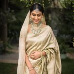 Rachel David Instagram - while all my friends are actually getting married, I’m playing pretend // 🐒 . . . Jewellery: @amaera_jewels Saree: @timberline_aruvithura Styling, Makeup: @shimmerme.co Photography: @nevinphilipphotography Venue: @farmhousesocial