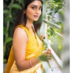 Rachel David Instagram - // 2 . . . Jewellery: @amaera_jewels Saree: @ektha.prescilajosephchungath Styling, Makeup: @shimmerme.co Venue: @farmhousesocial Photography: @nevinphilipphotography