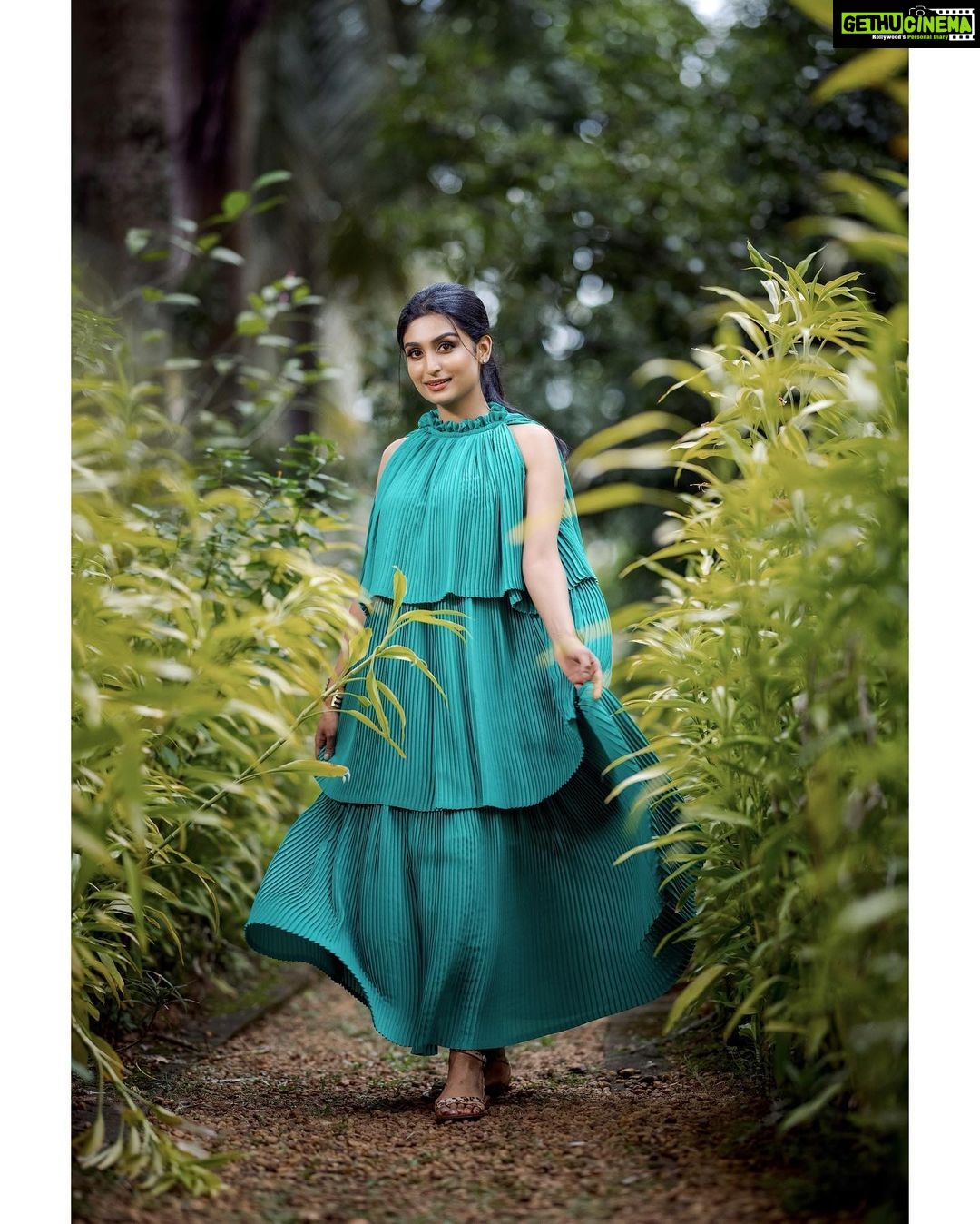 Rachel David Instagram - A walking talking Christmas tree 🎄// . . 📸 @rejibhaskar_ Hair & makeup @makeupandhairbysagallya Stylist @styled_by_gk Outfit @_susan_lawrence_