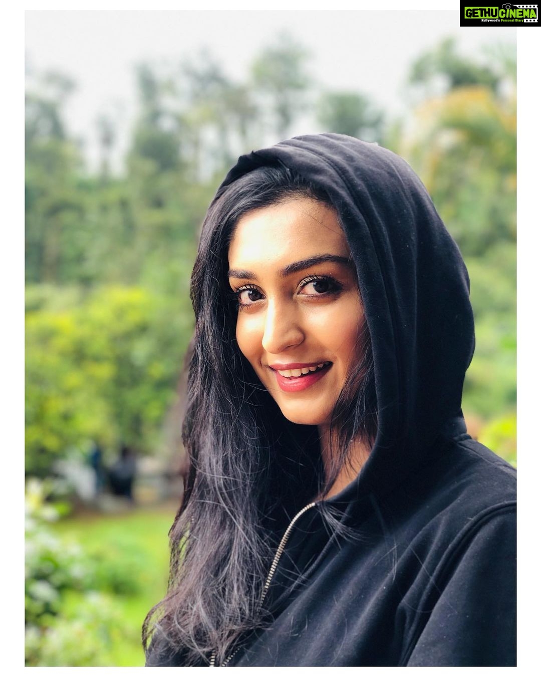Rachel David Instagram - girl in the hood(ie) // 🦥 . . 📸 @abhi_lash_abii Not In Range