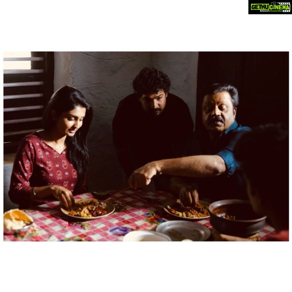 Rachel David Instagram - Happy Birthday Sir!😊 @sureshgopi Thank you for always spoiling us on set with all the best food and sweets! ( a sneak peak into our kappa & meen curry escapade ) . . . #happybirthdaysureshgopi #kaaval Idukki