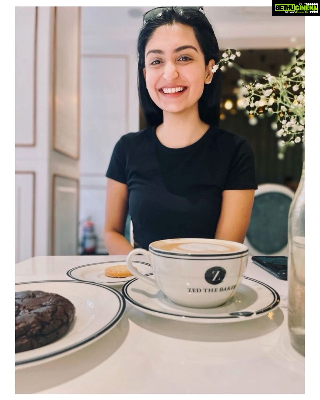 Rachel David Instagram - only interested in vaccination dates 💉💋 . . . If you haven’t got your jab yet, please register yourself on Cowin. Once you login find a slot and get your shot.