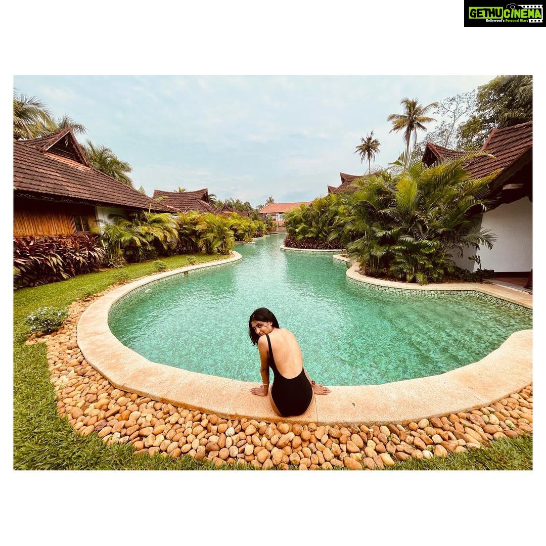 Rachel David Instagram - Did someone say dosa? . . Kumarakom Lake Resort