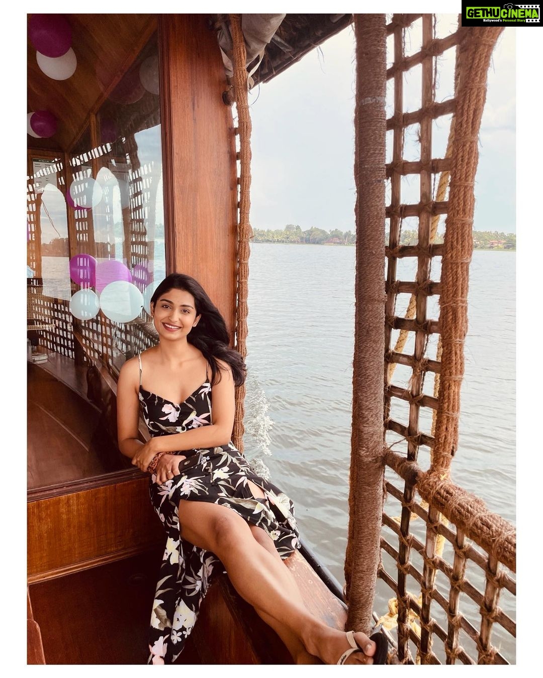 Rachel David Instagram - Had a Boat-iful time 🚤