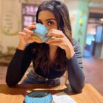 Rachel David Instagram – Sihi at Sihi having Sihi 🍭
.
.
.
#iykyk 
#whenthecoffeekicksin Mysore, Karnataka
