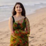 Rachel David Instagram - wearing a saree and walking on the beach is an extreme sport // 🐌 . . . Photographer @kiransa Hair & makeup @makeupbywanshazia