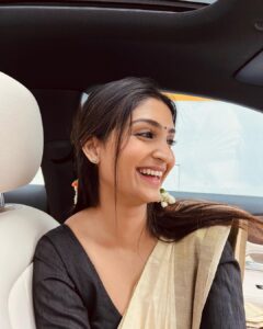 Rachel David Instagram - ready for round 2? // 🌼
.
.
.
Happy Onam fam 🌺